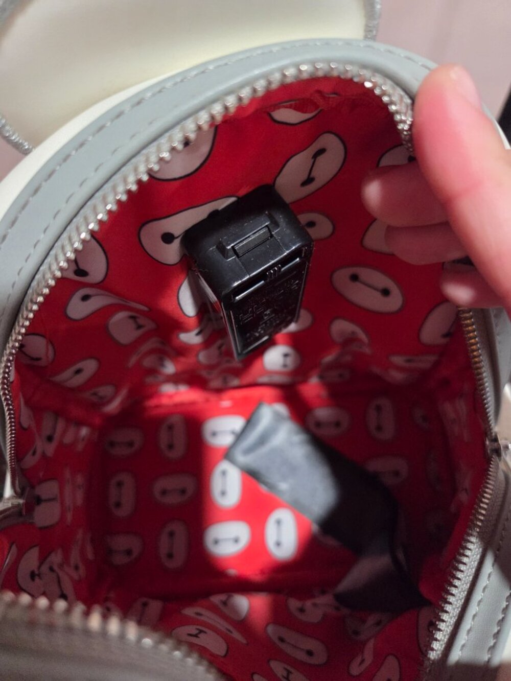 Baymax loungefly backpack - Picture 13 of 14